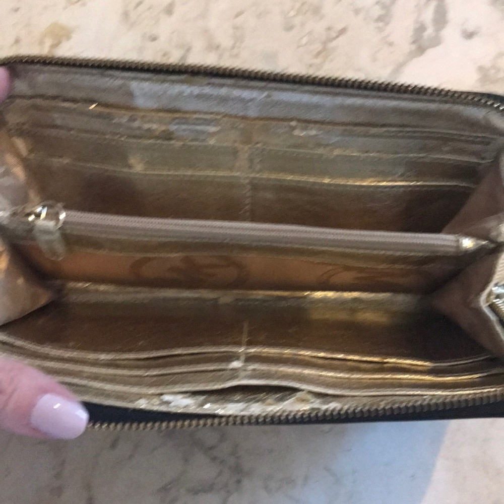 Wallet - Picture 2 of 3